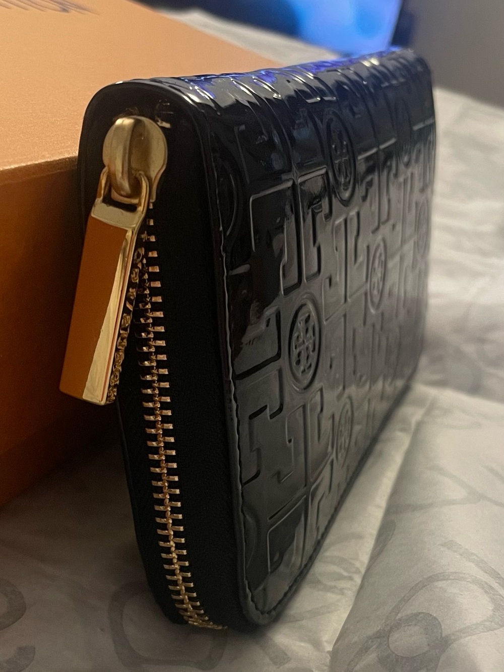 Tory Burch Embossed Patent Leather Wallet in Black - Picture 6 of 15